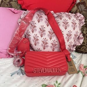 NWT Steve Madden Vibrant Red Chevron Crossbody Bag